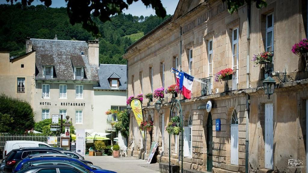 Hotel Le Lion D'Or Saint Geniez d'Olt Bagian luar foto